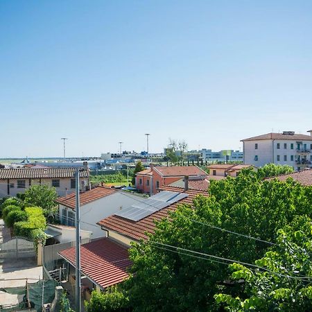 Altido Pampurio Airport Apartment Pisa Exteriör bild